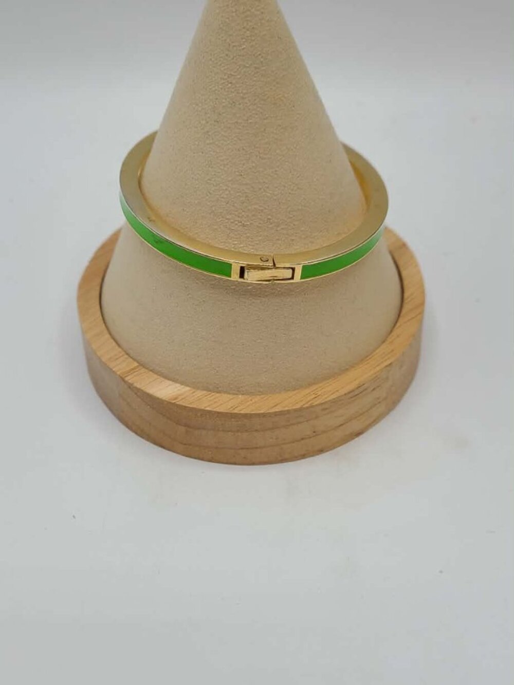 J Crew Green Enamel Gold Tone Hinged Bangle Like New - Picture 2 of 10